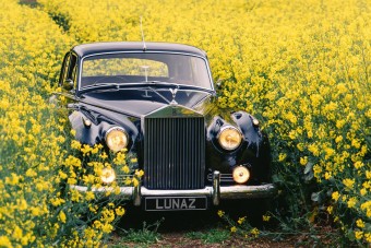 A legújabb őrület: veterán luxusautók villanymotorral