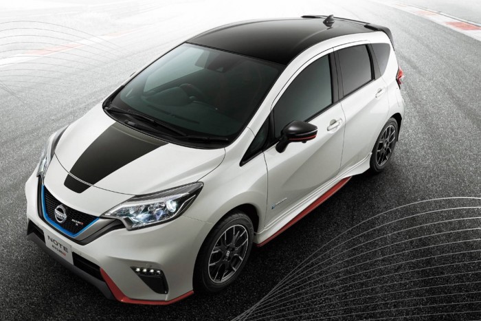 Furcsa sportmodellt mutat be Japánban a Nissan 7