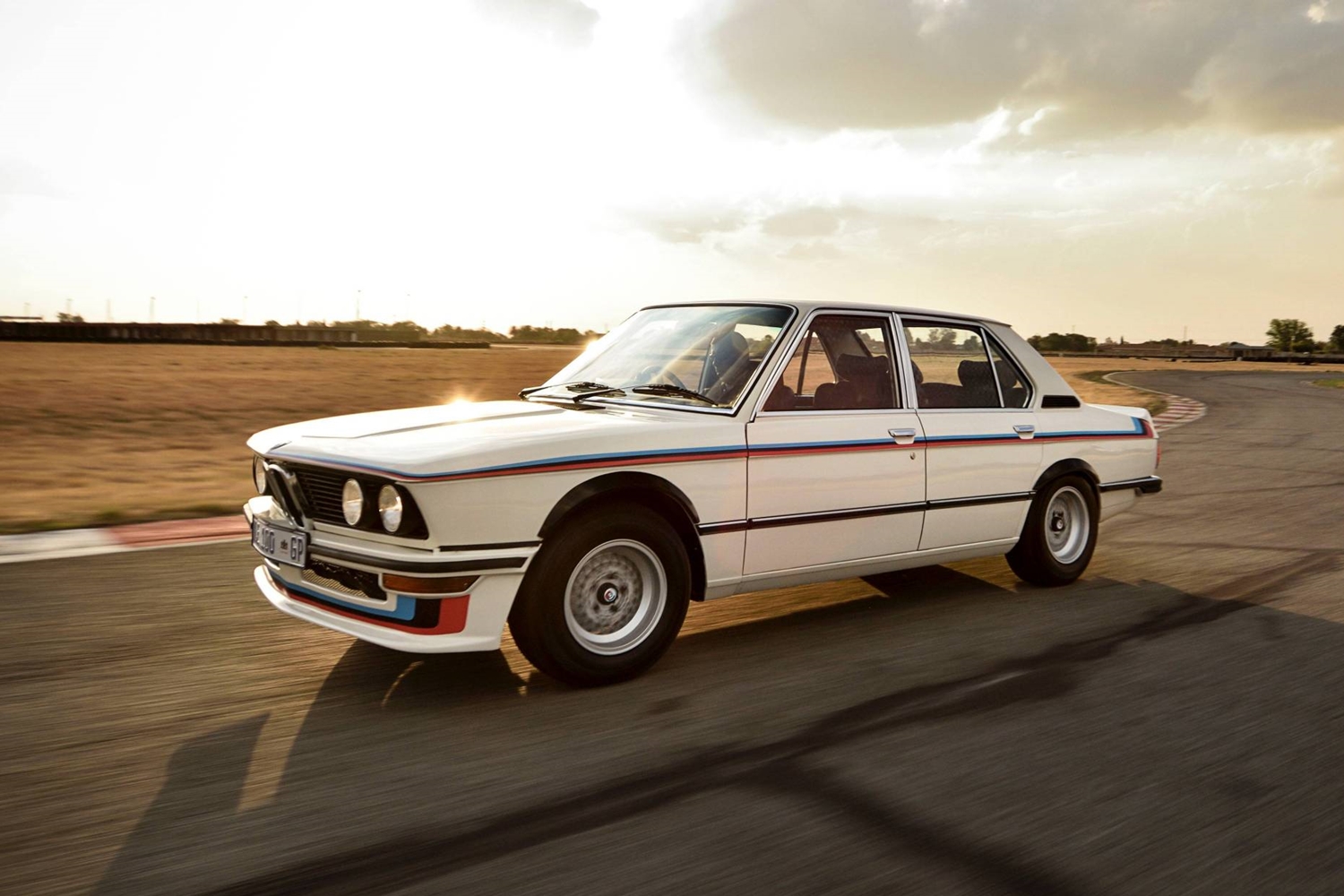 A BMW első sportlimuzinja Afrikában született 7