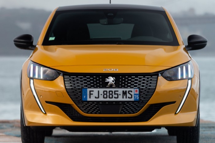 Európa legjobb vétele nem családi autó 3 | Vezess Európa legjobb vétele nem családi autó 3