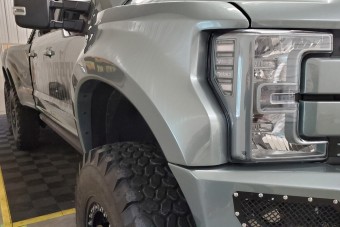 Brutális erő van a hatkerekű dízel szörnyetegben