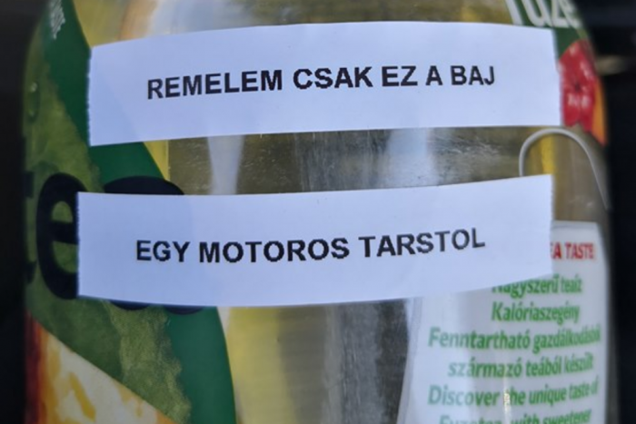 Ismeretlen hétköznapi hős segített egy szorult helyzetbe került motoroson