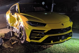 Lopott autóval törte össze a Lamborghinit