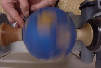 Így lesz fadarabból bolygó