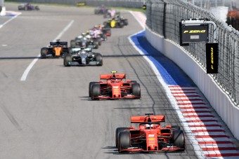 F1: Semmi sincs kőbe vésve a Ferrarinál