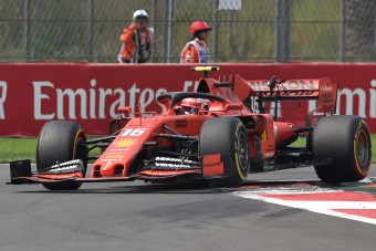 F1: Leclerc értetlenül áll a taktika előtt
