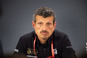 F1: Pénzbüntetéssel megúszta a bírót szídó főnök