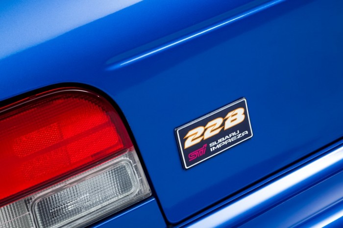 Tömve van technikával az Impreza 22B 8