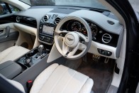 Vezettük a világ leggyorsabb szabadidő-autóját – Bentley Bentayga Speed 95