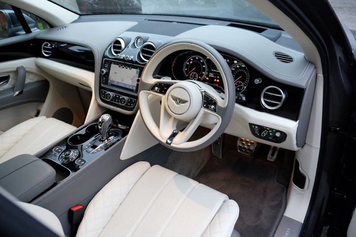 Vezettük a világ leggyorsabb szabadidő-autóját – Bentley Bentayga Speed 183 Vezettük a világ leggyorsabb szabadidő-autóját – Bentley Bentayga Speed 183