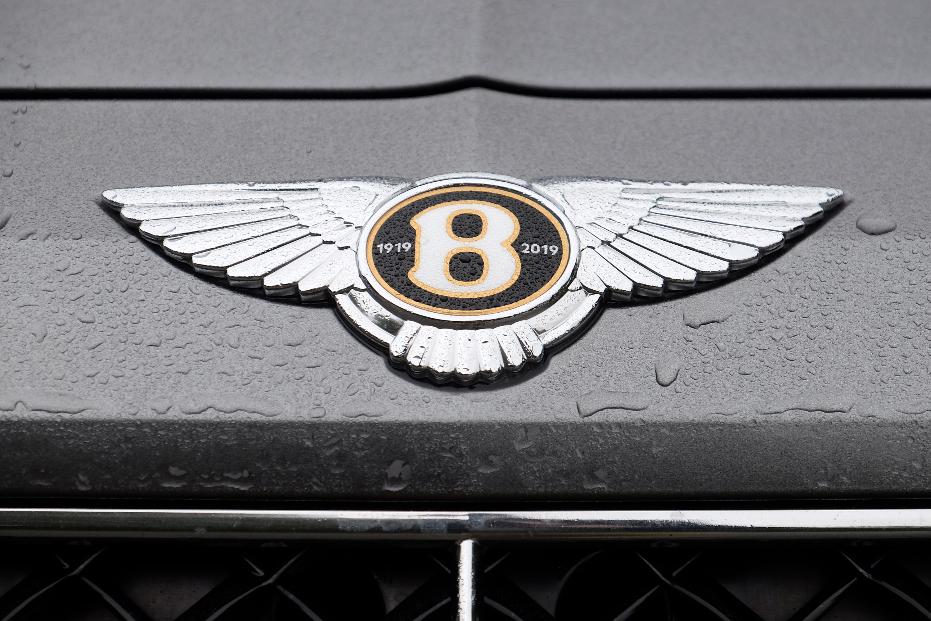 Vezettük a világ leggyorsabb szabadidő-autóját – Bentley Bentayga Speed 18