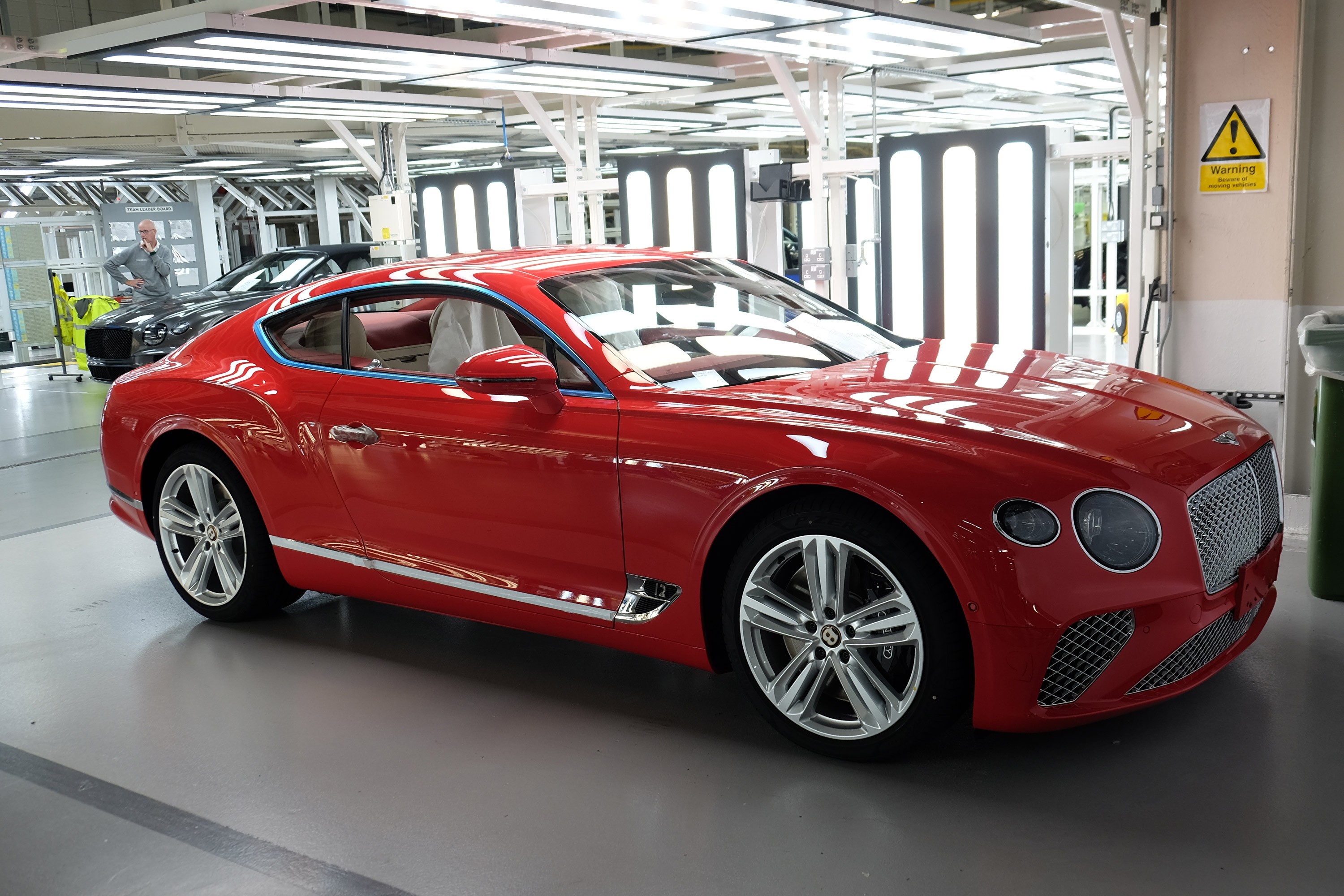 Vezettük a világ leggyorsabb szabadidő-autóját – Bentley Bentayga Speed 54