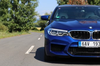 Miről beszélget Greta Thunberg és a magyar BMW-tulajdonos?