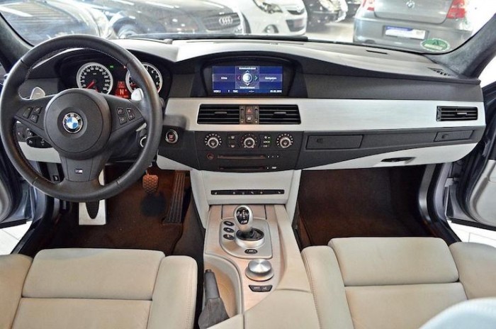 Megkérik az árát ennek a makulátlan BMW M5-ösnek, de van hozzá sztori is 5