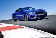 Több száz új fotón a BMW M8 Competition 187