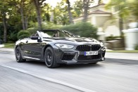 Több száz új fotón a BMW M8 Competition 480