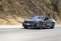 Több száz új fotón a BMW M8 Competition 462