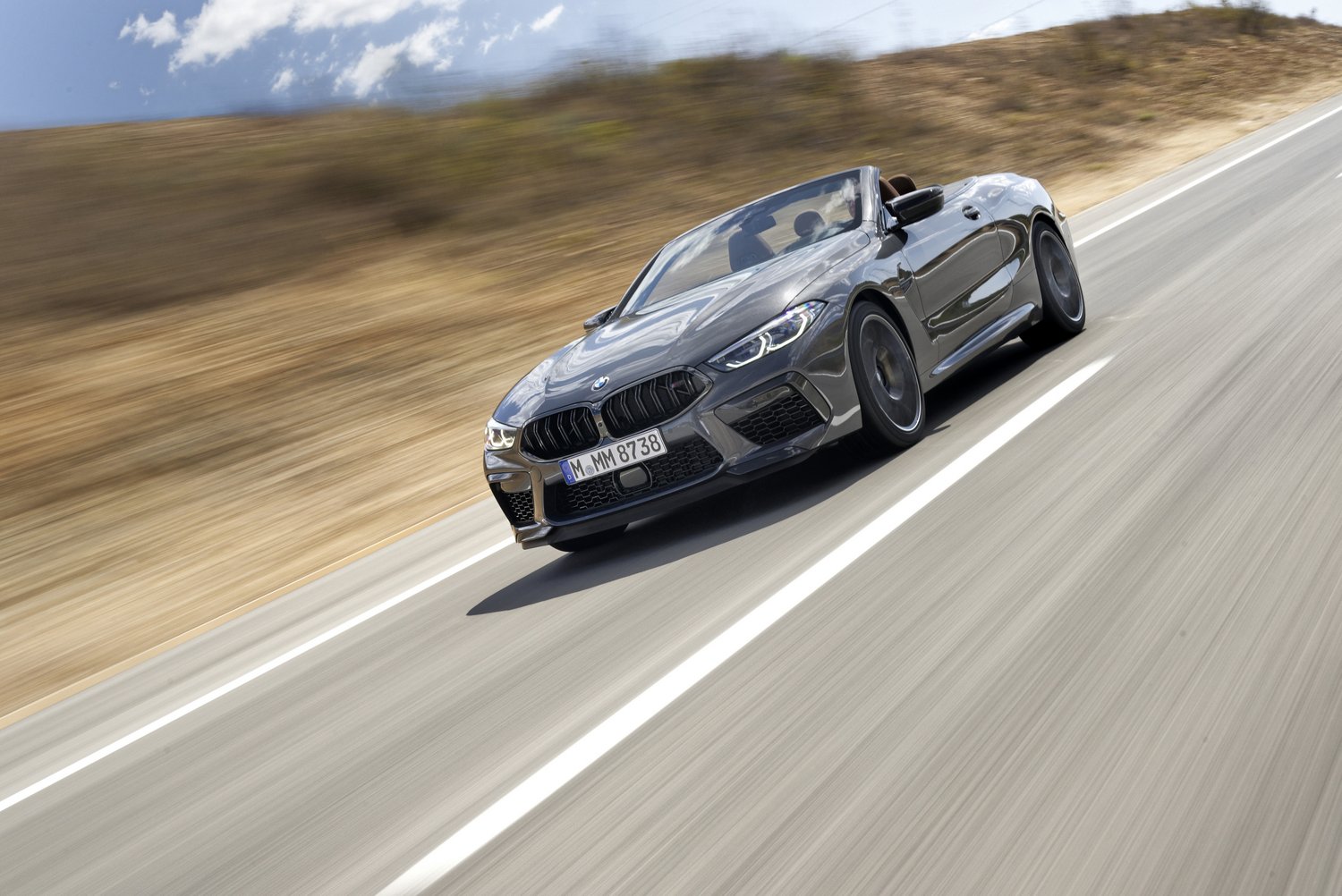 Több száz új fotón a BMW M8 Competition 395