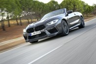 Több száz új fotón a BMW M8 Competition 454