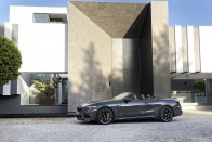 Több száz új fotón a BMW M8 Competition 429