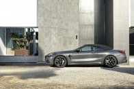 Több száz új fotón a BMW M8 Competition 426