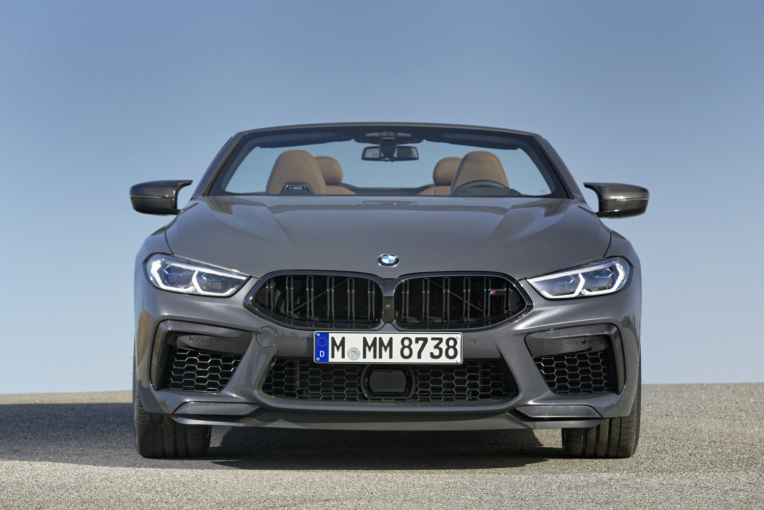 Több száz új fotón a BMW M8 Competition 491