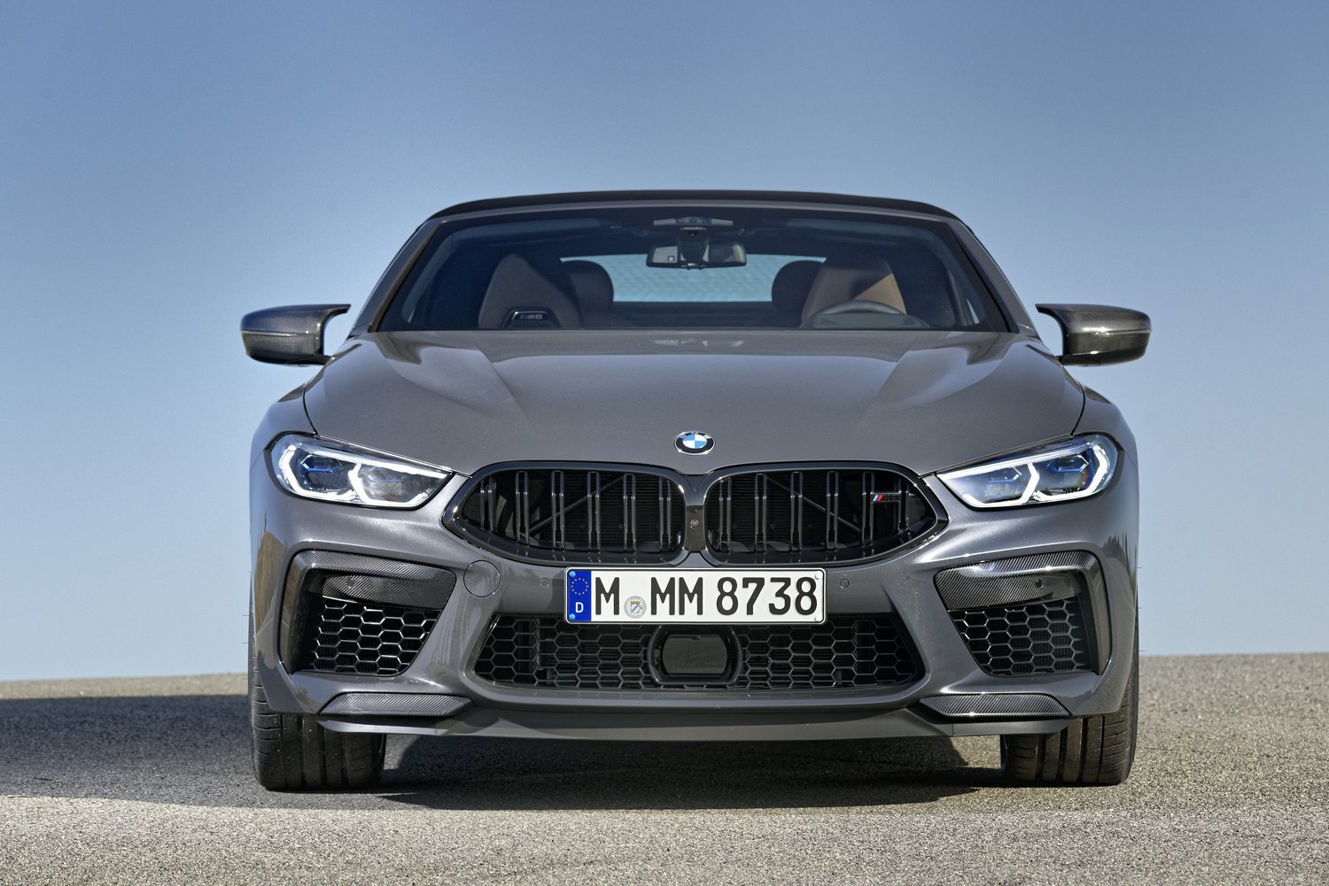 Több száz új fotón a BMW M8 Competition 489