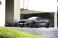 Több száz új fotón a BMW M8 Competition 482