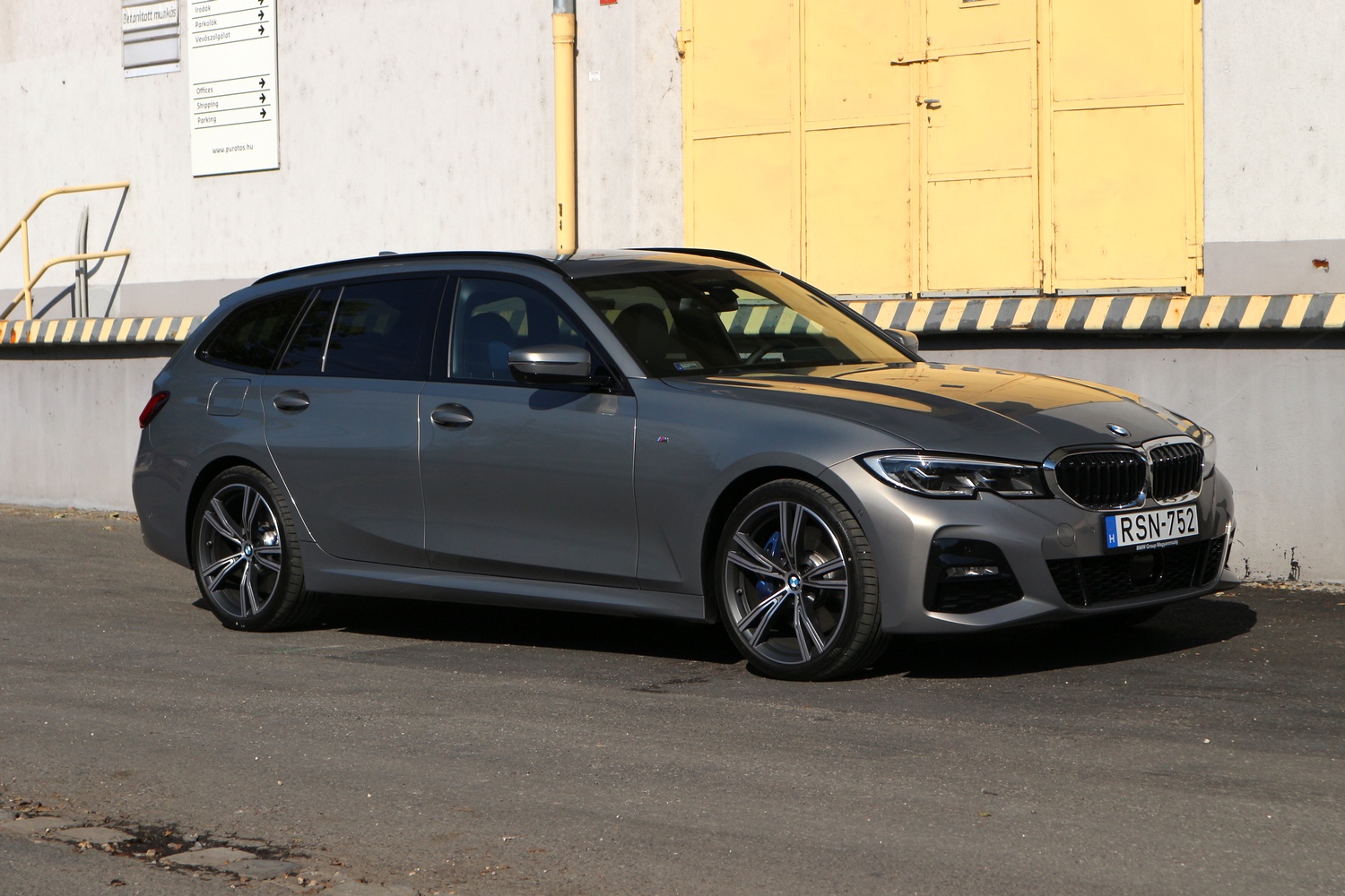 Itt az új Egyes és a kombi Hármas BMW 4 Itt az új Egyes és a kombi Hármas BMW 4