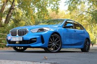 Itt az új Egyes és a kombi Hármas BMW 46 Itt az új Egyes és a kombi Hármas BMW 46