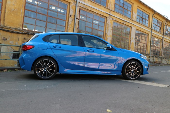 Itt az új Egyes és a kombi Hármas BMW 64 Itt az új Egyes és a kombi Hármas BMW 64