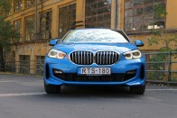 Itt az új Egyes és a kombi Hármas BMW 49 Itt az új Egyes és a kombi Hármas BMW 49