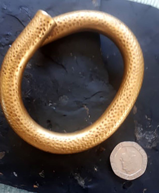 Értékes ókori kincsre bukkant fémkeresőjével egy férfi 1