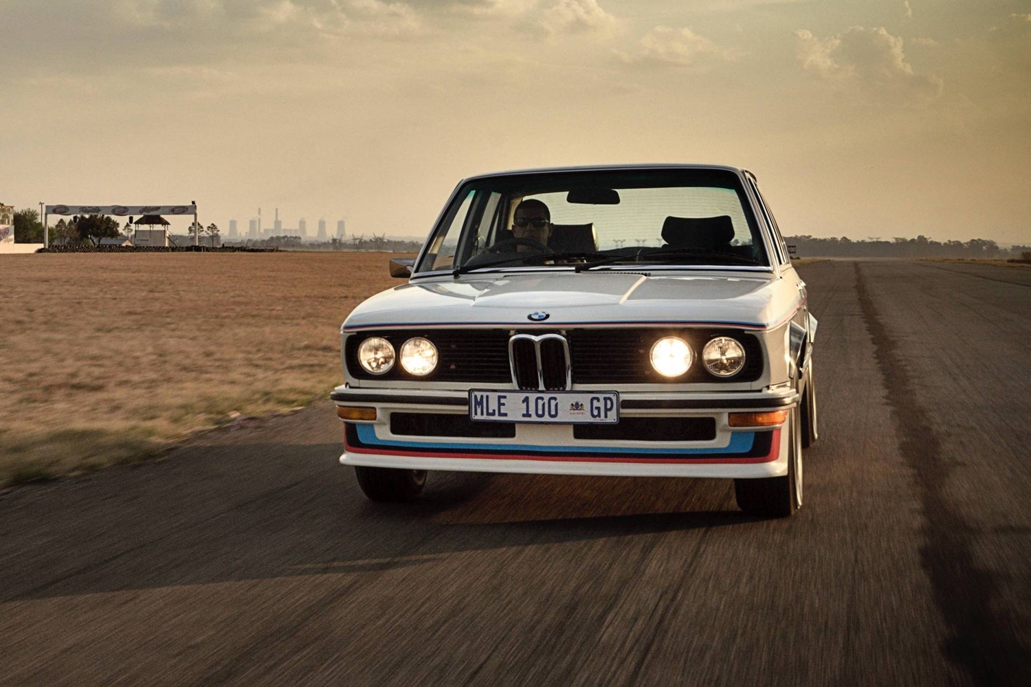 A BMW első sportlimuzinja Afrikában született 20