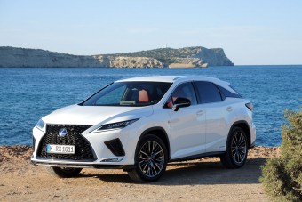 Csodalámpával a németek ellen – új Lexus RX