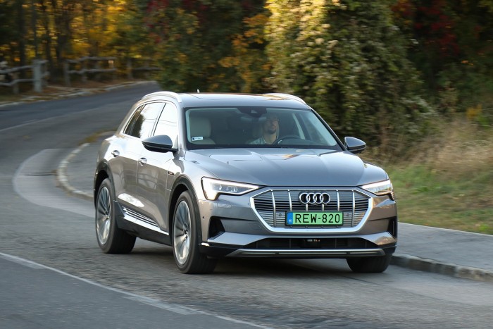 Audi, Jaguar, Mercedes: kié a legjobb villanyautó? 17 Audi, Jaguar, Mercedes: kié a legjobb villanyautó? 17