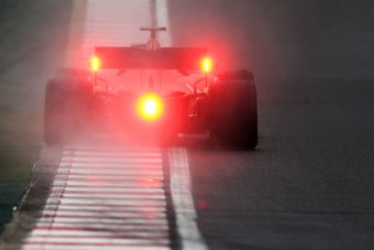 Színes lámpákat kapnak az F1-esek?