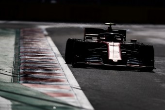 F1: A Ferrarié a vizes edzés az időmérő előtt