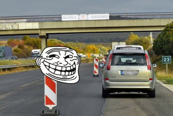 Több kilométeres kocsisort előzött meg a frissen aszfaltozott, lezárt sávban az M1-esen