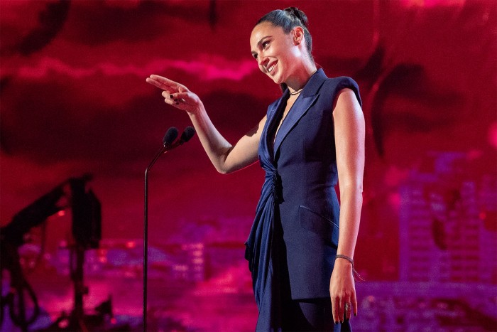 A Wonder Woman ezúttal 2500 gyereket akar megmenteni