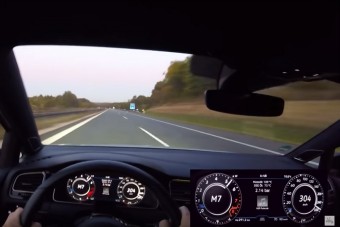 Ez a Golf háromszáz felett hasított a német autópályán