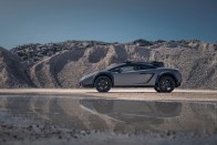 Ezt az emelt Lamborghini Gallardot bármikor meghajtanánk terepen 2