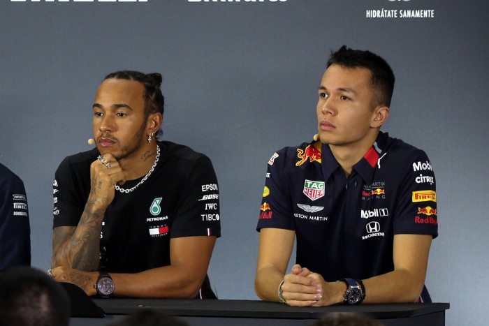F1: A Red Bull-pilótát félti Hamilton