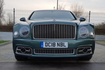 Gyenge a forint? Ugyan, exkluzív használt autók ömlenek az országba