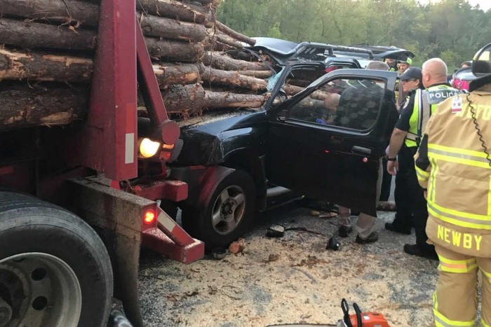 Kész csoda, hogy ezt a balesetet túlélte az autós