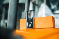 Varázslatos kamerával hódítana a McLaren telefonja 1