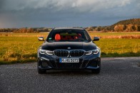 Az M340i Touring a BMW családi sportkombija 17