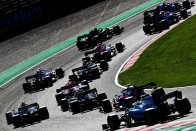 F1: A kiscsapatok csődjével fenyegetnek 4