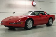 30 évig várt az első tulajdonosra ez a piros Corvette 17
