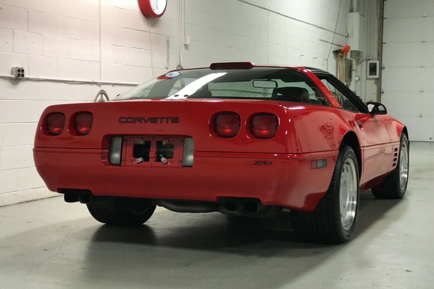 30 évig várt az első tulajdonosra ez a piros Corvette 4